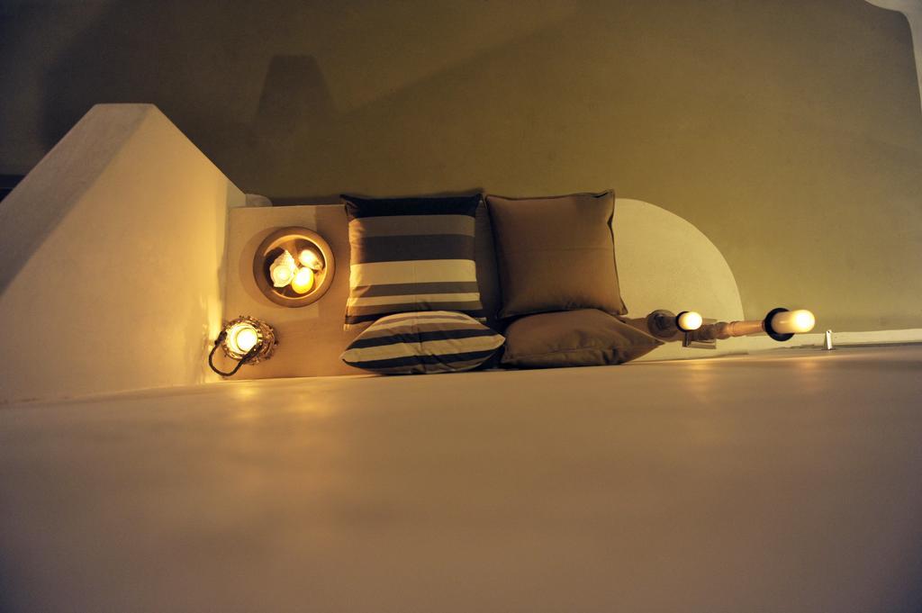 Almyris Hotel Adamantas  Buitenkant foto
