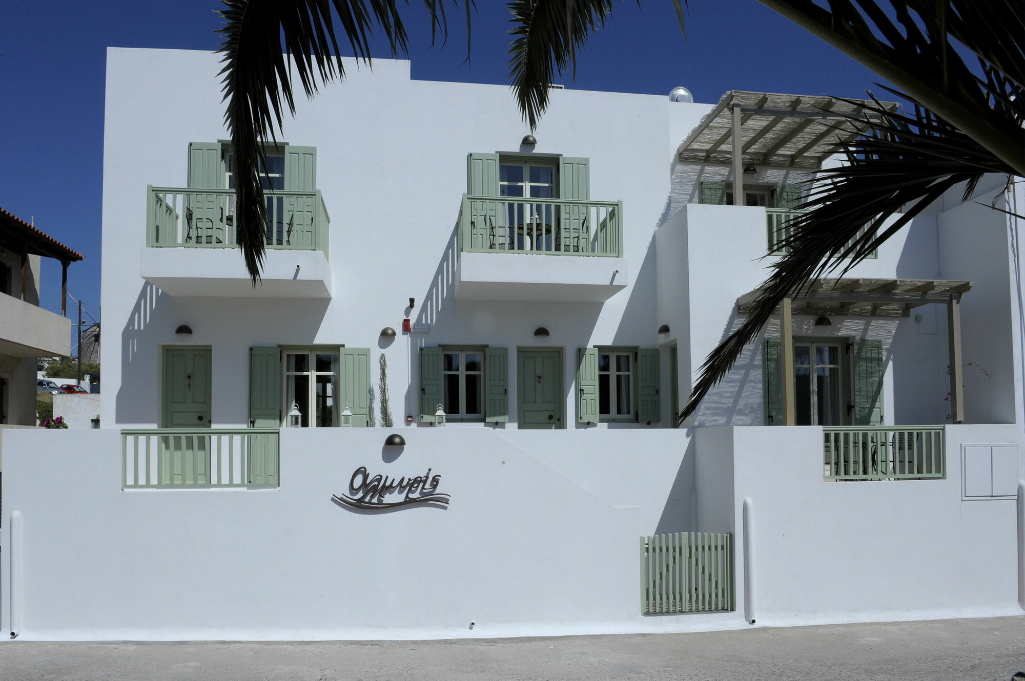 Almyris Hotel Adamantas  Buitenkant foto
