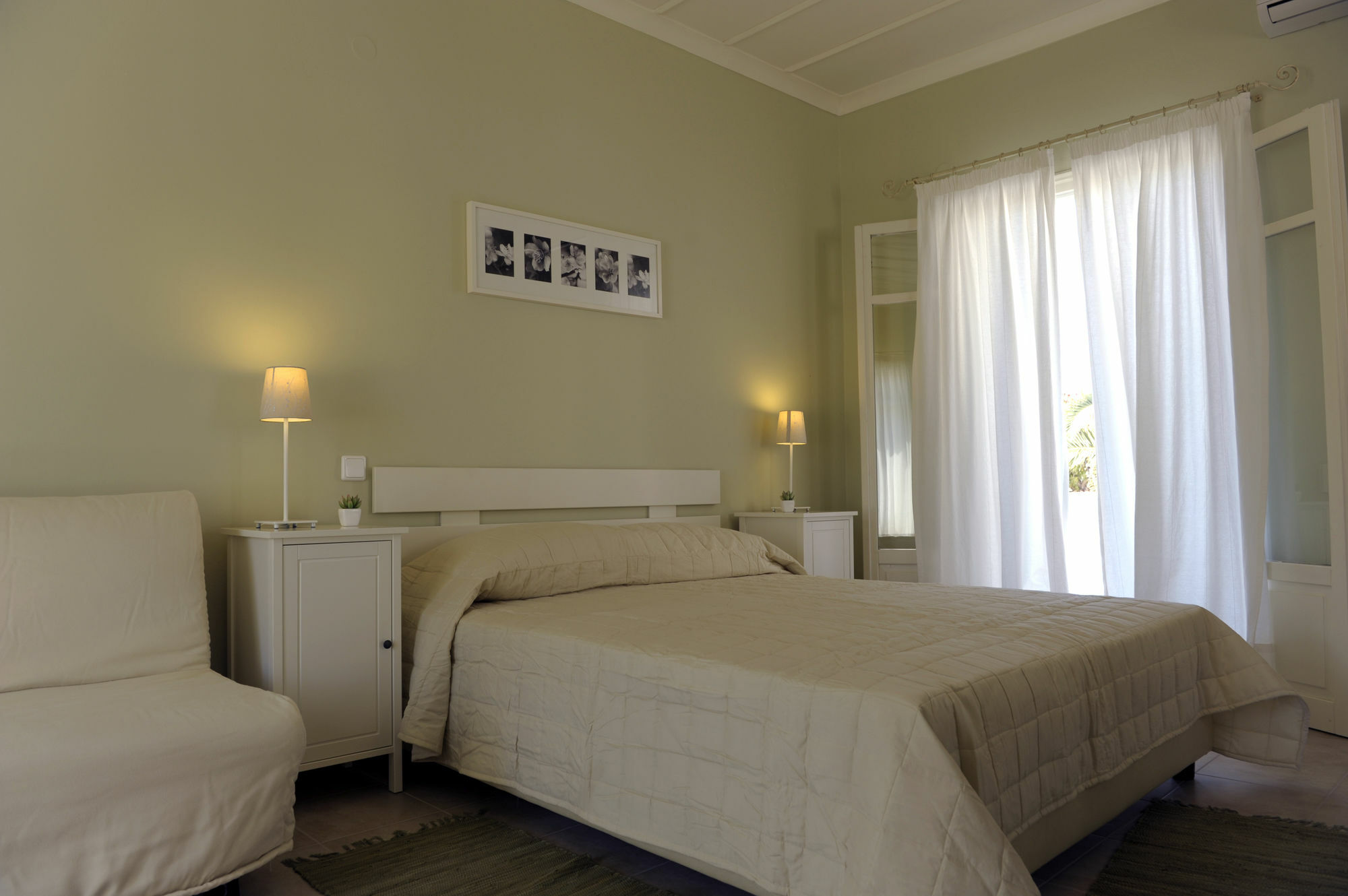 Almyris Hotel Adamantas  Buitenkant foto