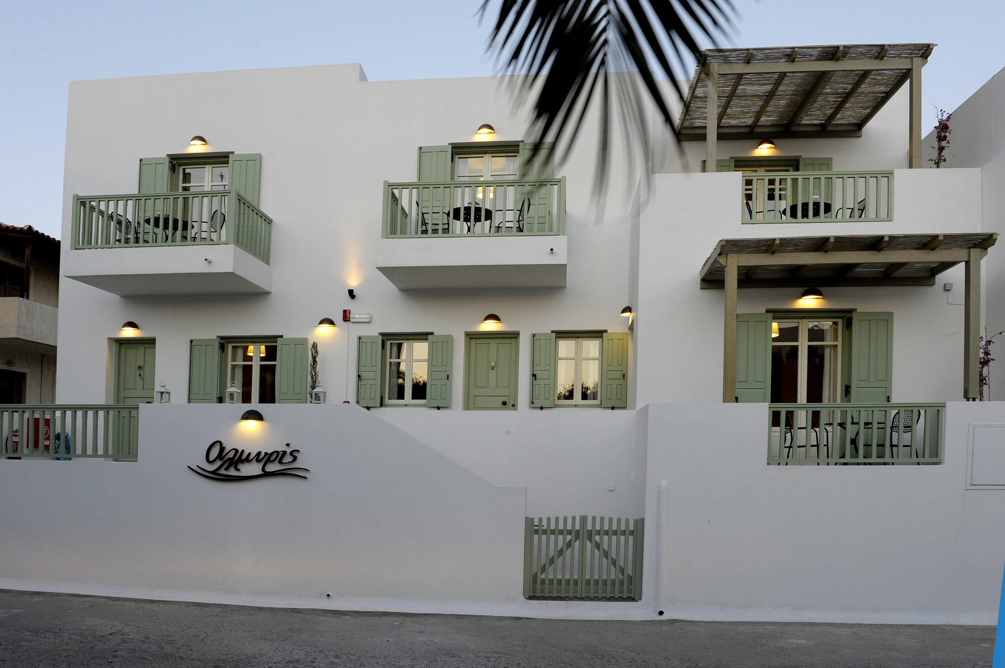 Almyris Hotel Adamantas  Buitenkant foto