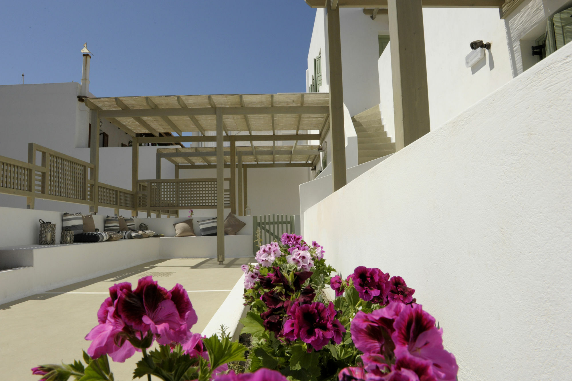 Almyris Hotel Adamantas  Buitenkant foto